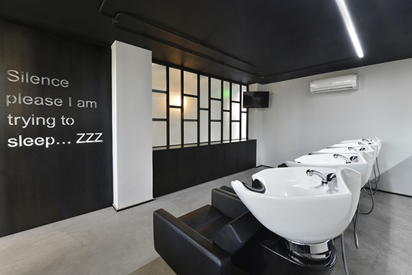 卓創(chuàng)裝飾-在合肥美發(fā)店裝修設(shè)計(jì)成這樣一定受歡迎！