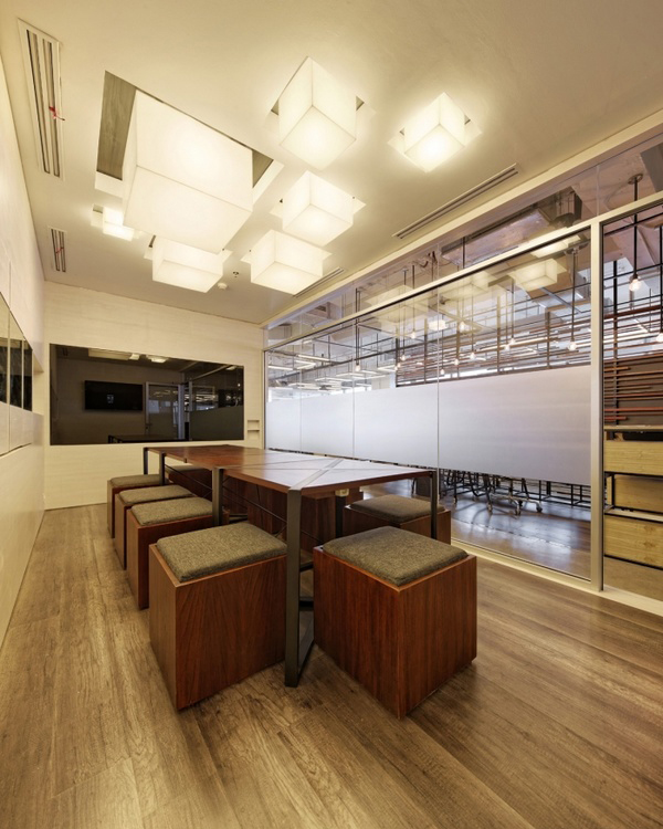 廣告?zhèn)髅焦巨k公室裝修裝潢設(shè)計-卓創(chuàng)裝飾