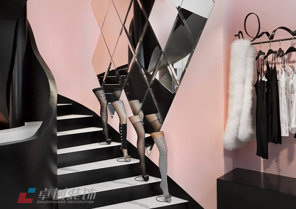 內(nèi)衣店怎么裝修吸引人氣