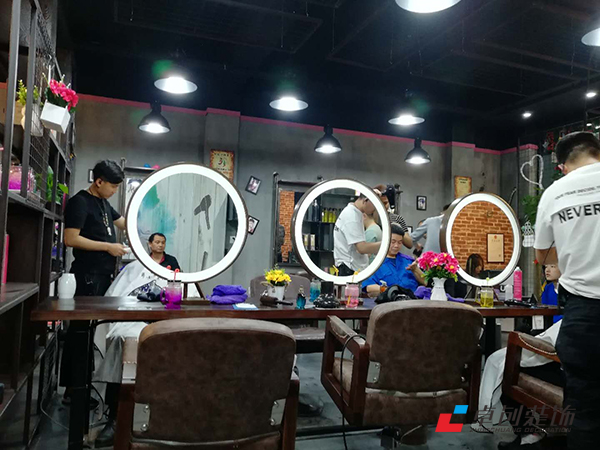 100平工業(yè)風美發(fā)店裝修怎么設計好看