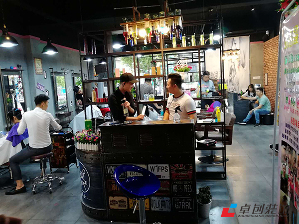 工業(yè)風美發(fā)店創(chuàng)意水吧設計網(wǎng)站有哪些